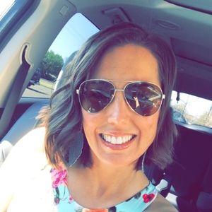 Meet your Posher, Jj